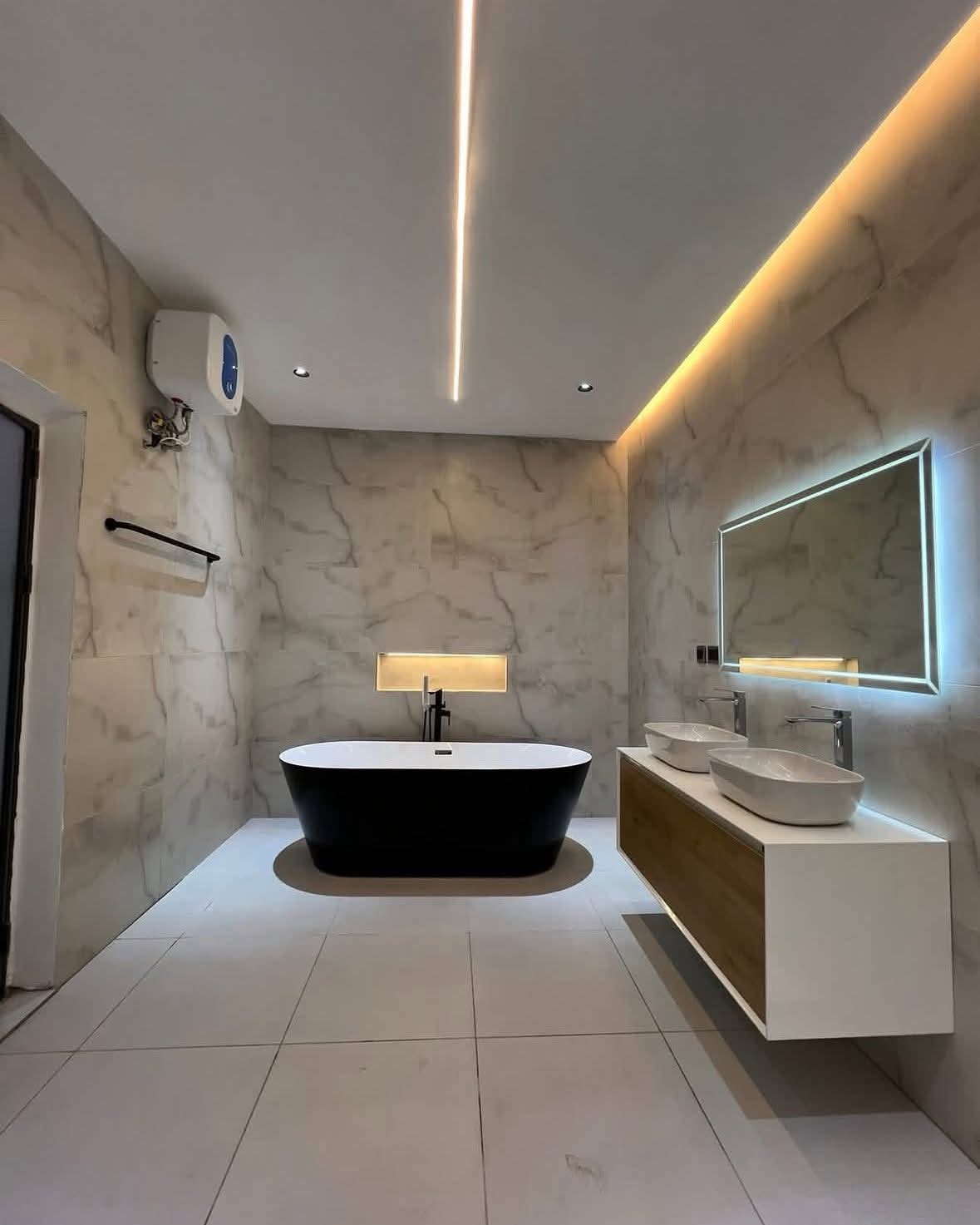 Luxury bathroom black slat