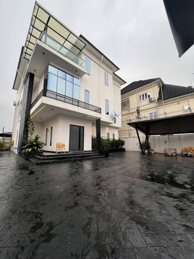 3-storey luxury residence